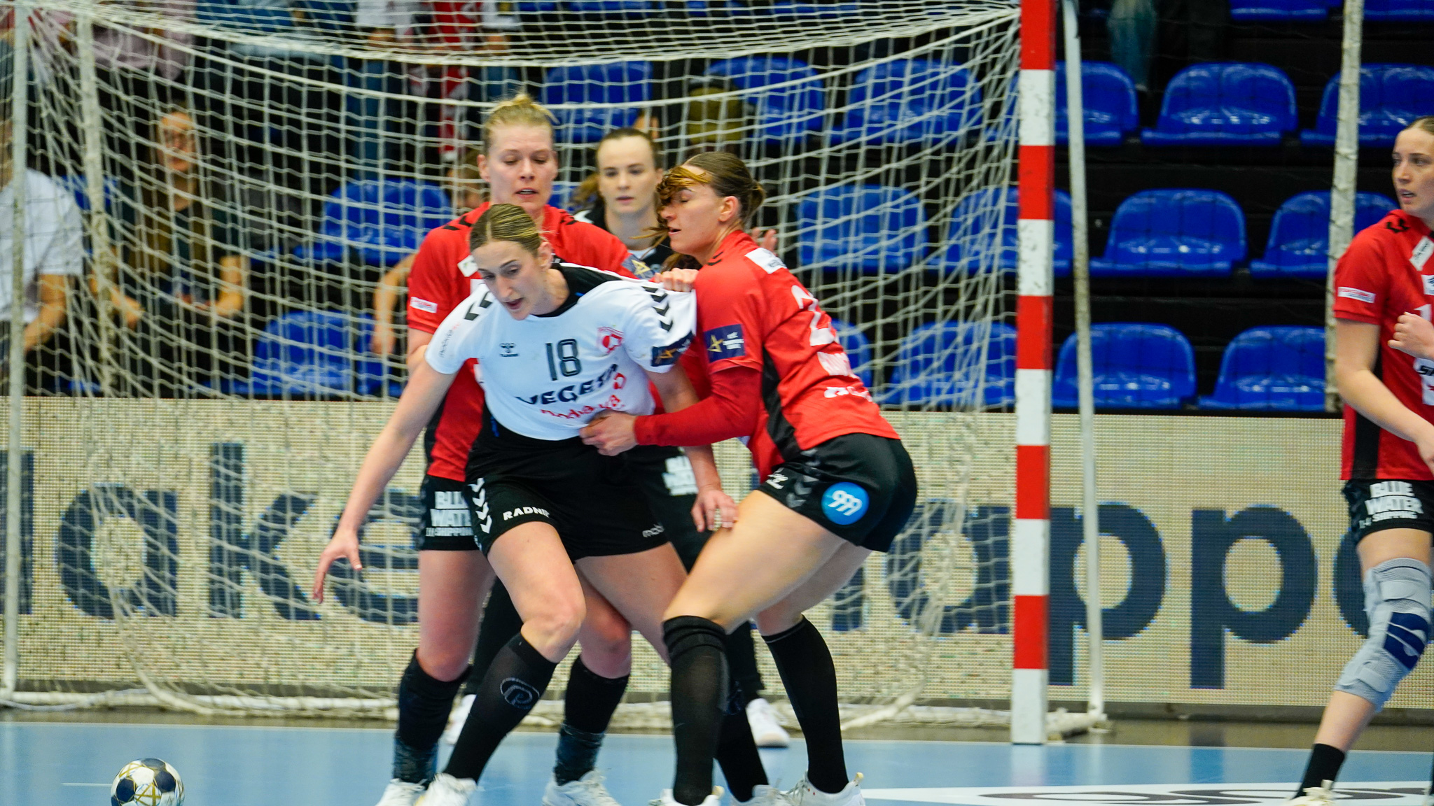 Team Esbjerg-spillerne kom på arbejde i dagens kamp. Foto: Fjodor Pedersen.