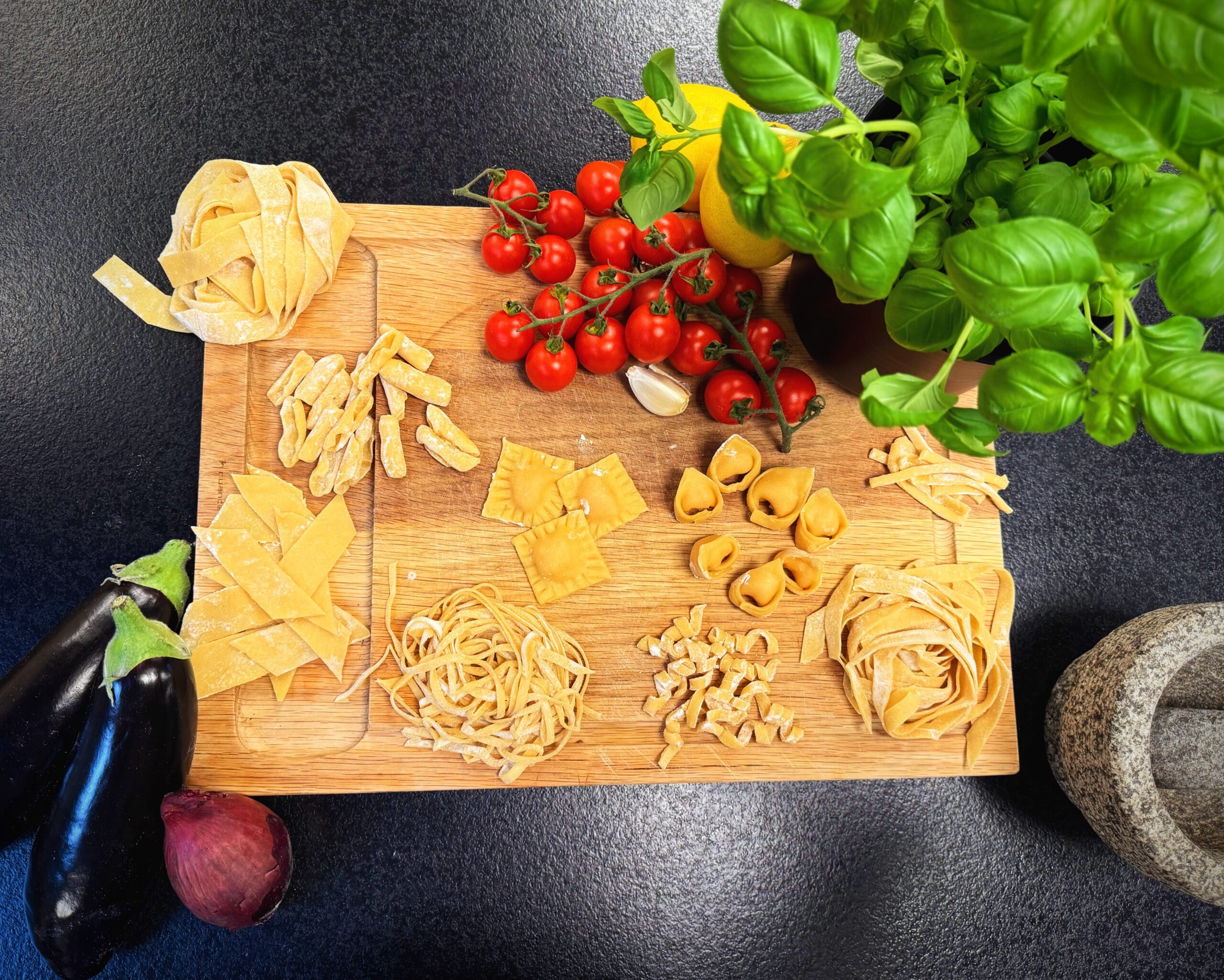 Mel, vand og kærlighed. De tre vigtigste ingredienser i en god, hjemmelavet pasta.
