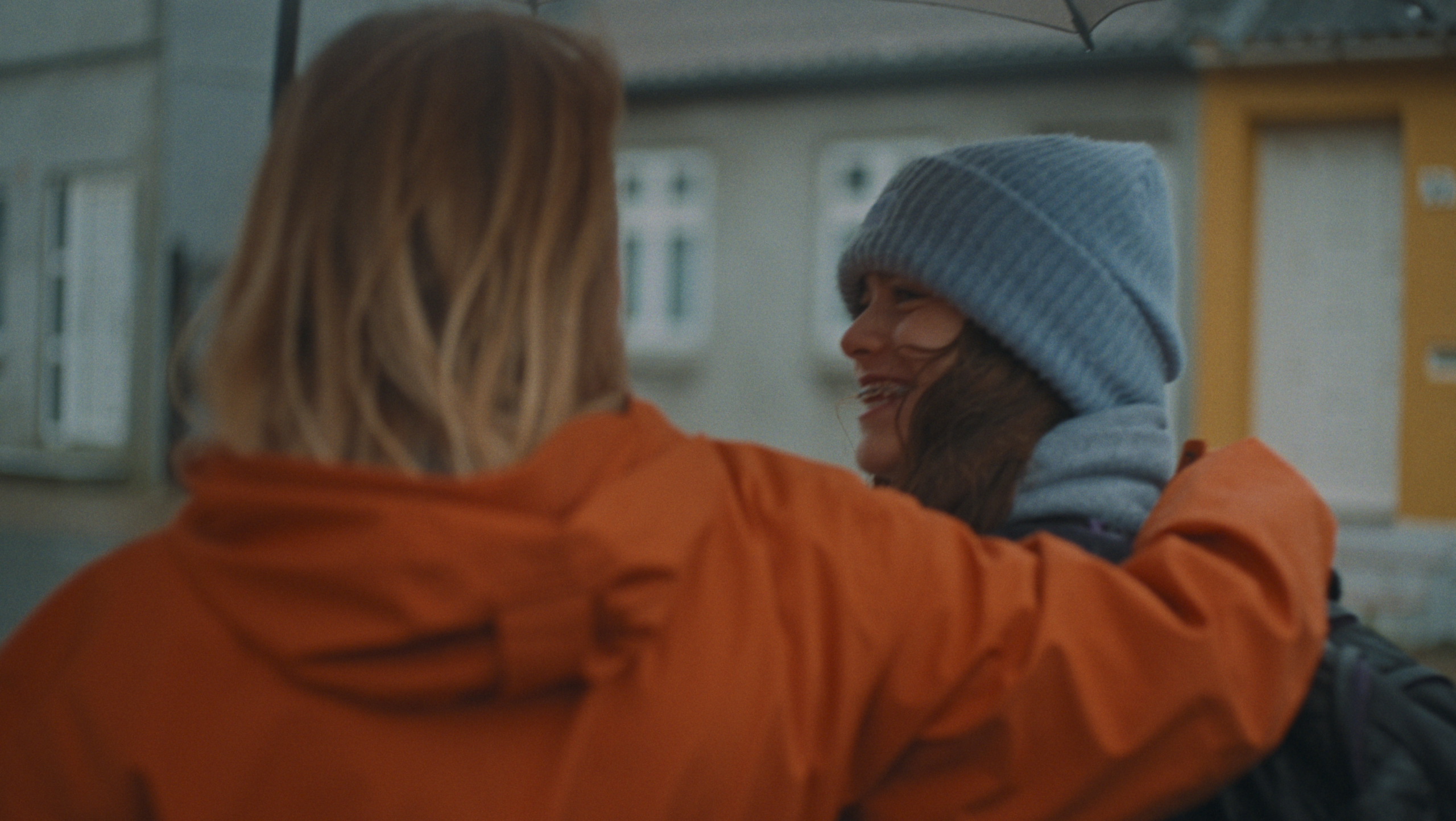 I en ny kampagnefilm sætter Lær for Livet sammen med lokale virksomheder i Esbjerg spot på vores fælles ansvar for at slå ring om børn og unge, der vokser op i svære livsvilkår. PR-foto.