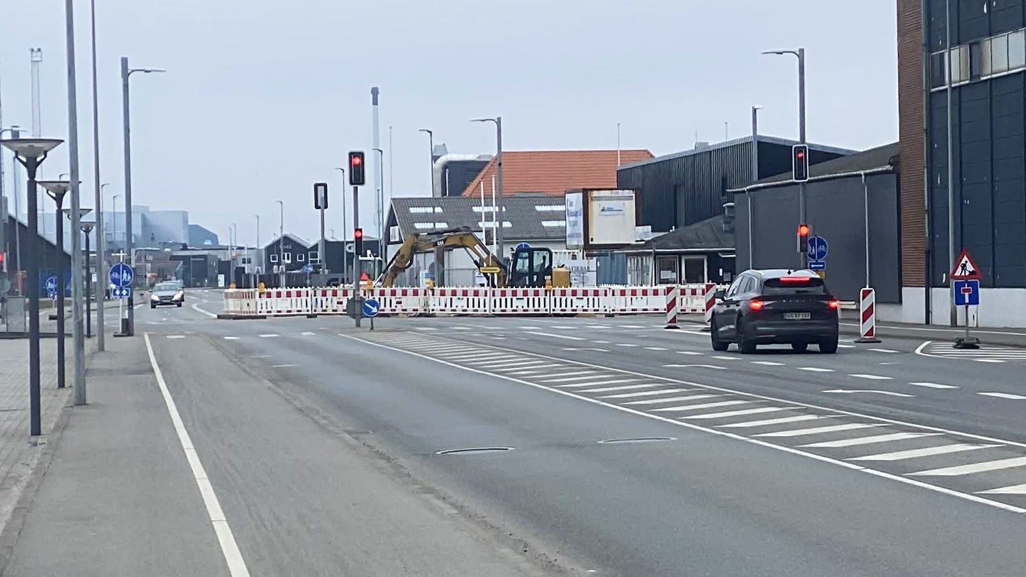 Trafikregulering på Adgangsvejen kommer til at fortsætte nogle måneder endnu. Foto: Johnny Tauman.