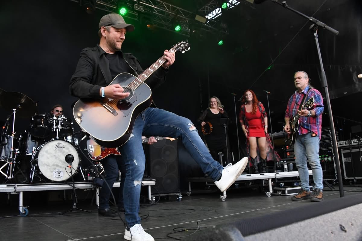 Kasper Hansen fra D-A-D Jam ved sidste års Esbjerg Hylder Madsen-koncert. Arkivfoto: Peter Langwithz Smith.
