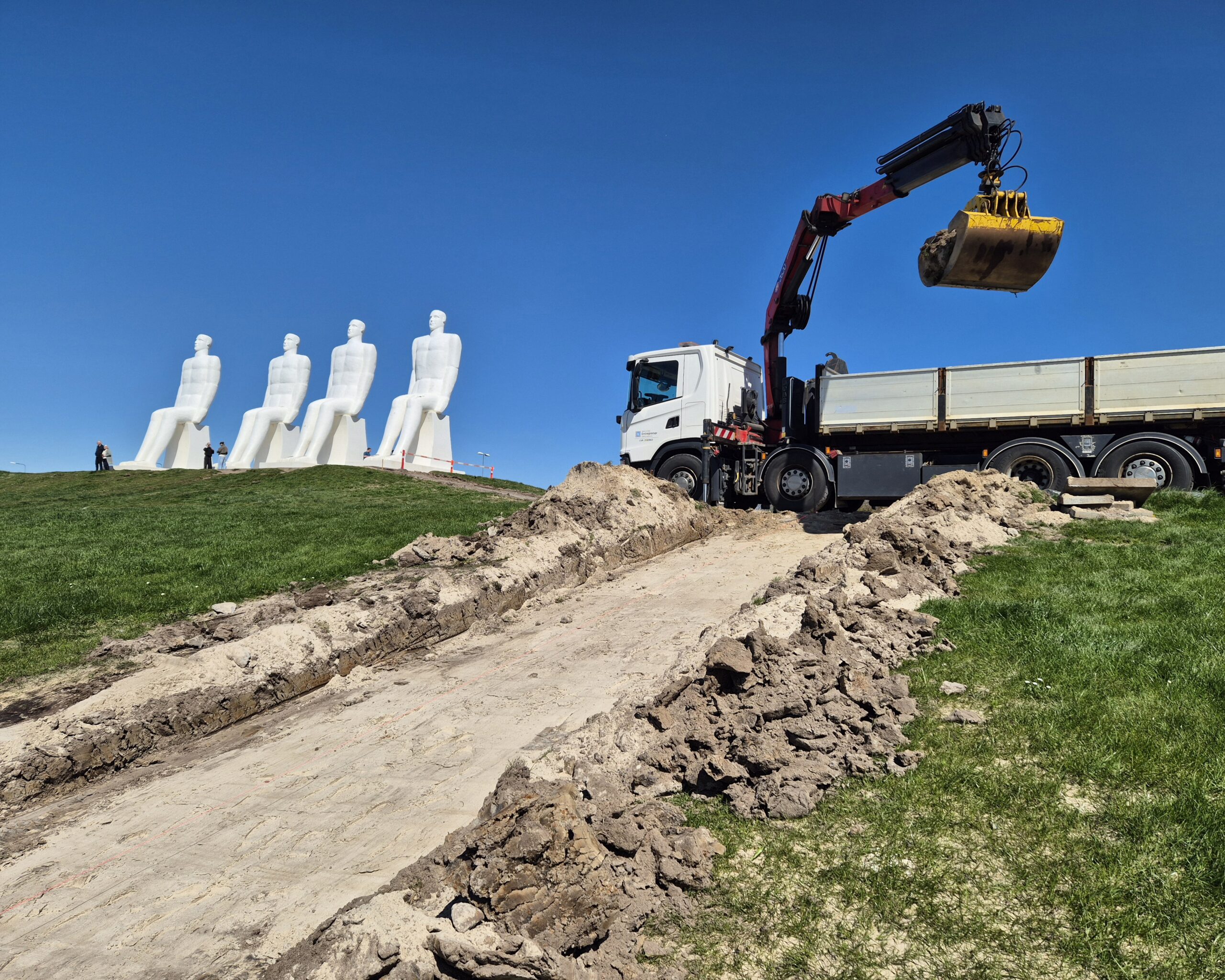 Arbejdet er gået i gang ved Mennesket ved Havet, hvor første etape af renoveringen nu udføres. Foto: Camilla Uth.