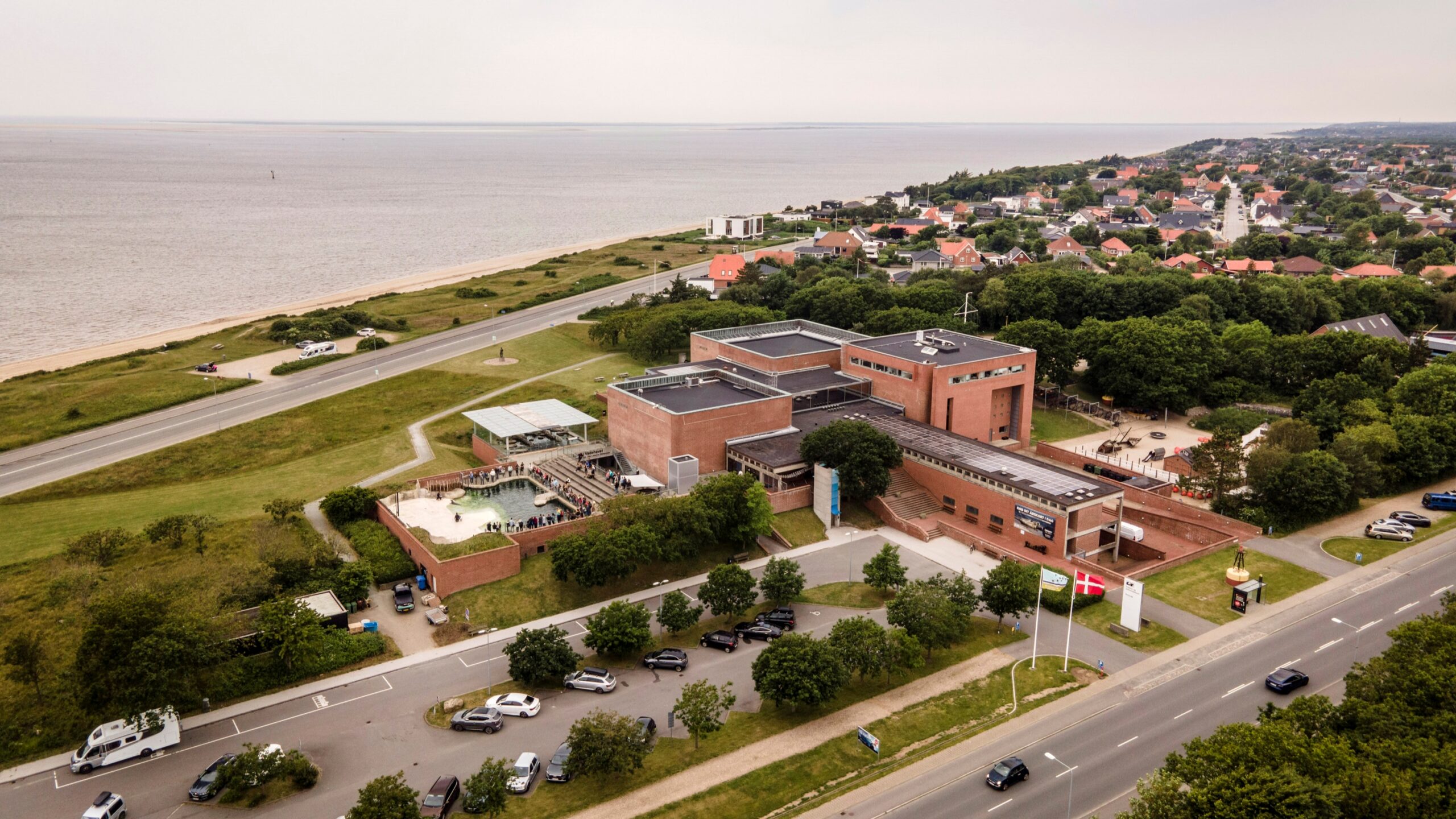 Fiskeri- og Søfartsmuseet ligger markant placeret helt ud til Vadehavet – et vartegn for byen, som nu står foran en stor transformation.