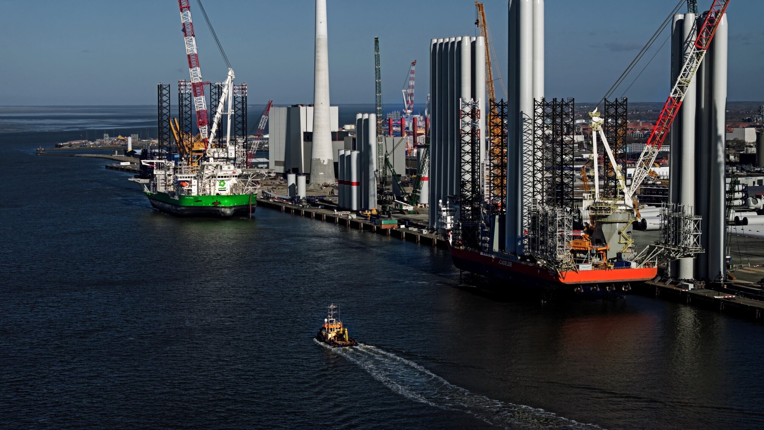 Esbjerg Havn set fra luften. Foto: Robert Attermann.