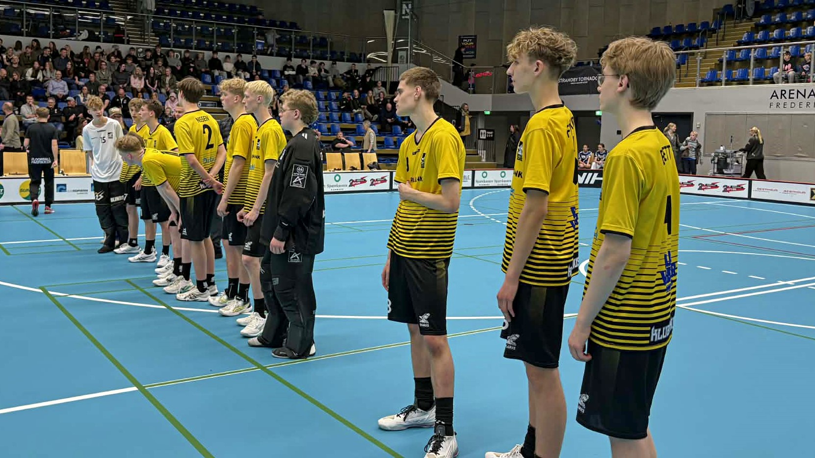 U17-holdet kom hjem med en sølvmedalje. Privatfoto.