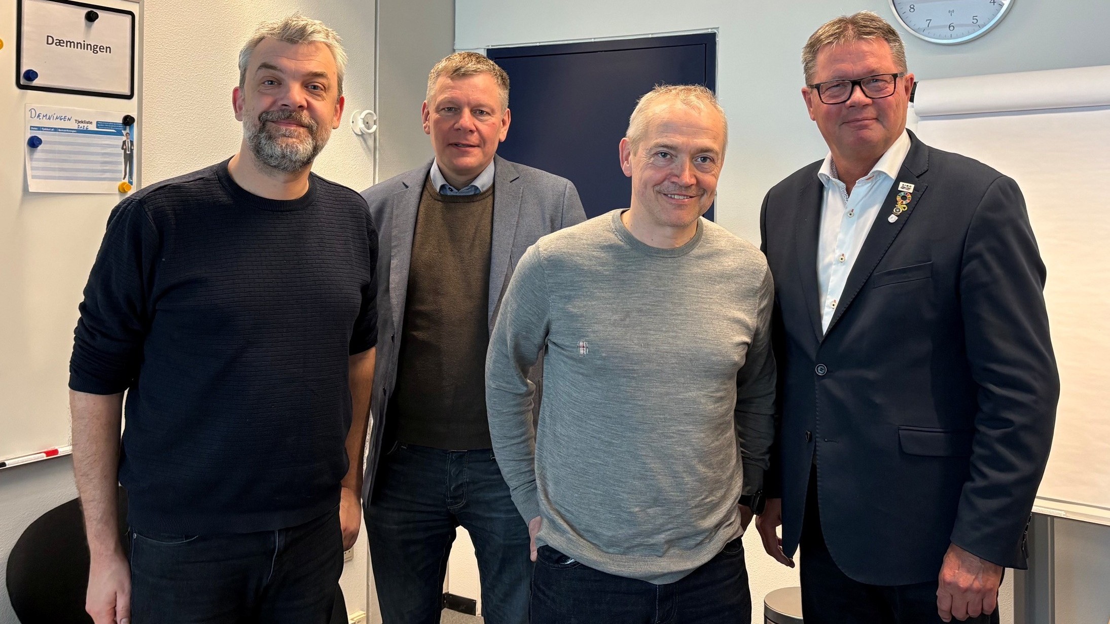 Den politiske følgegruppe består af Mikkel Ammitzbøll, Poul Erik Kjær, Lasse Harder Schousboe og Preben Friis-Hauge. Pressefoto.