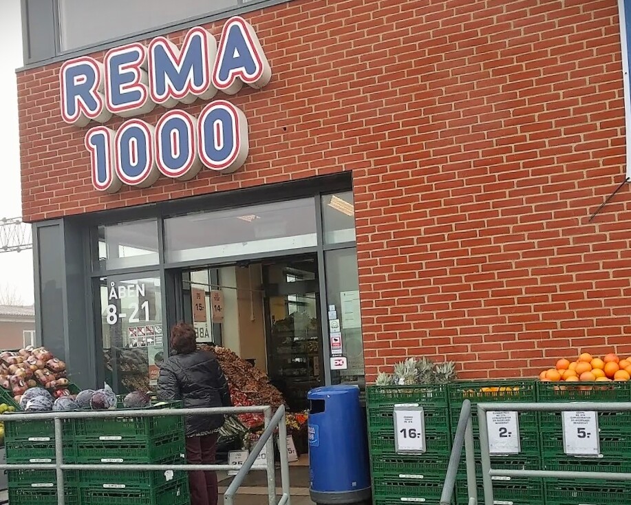Rema 1000 i Stormgade 111 - på hjørnet af Strandby Kirkevej. Arkivfoto.