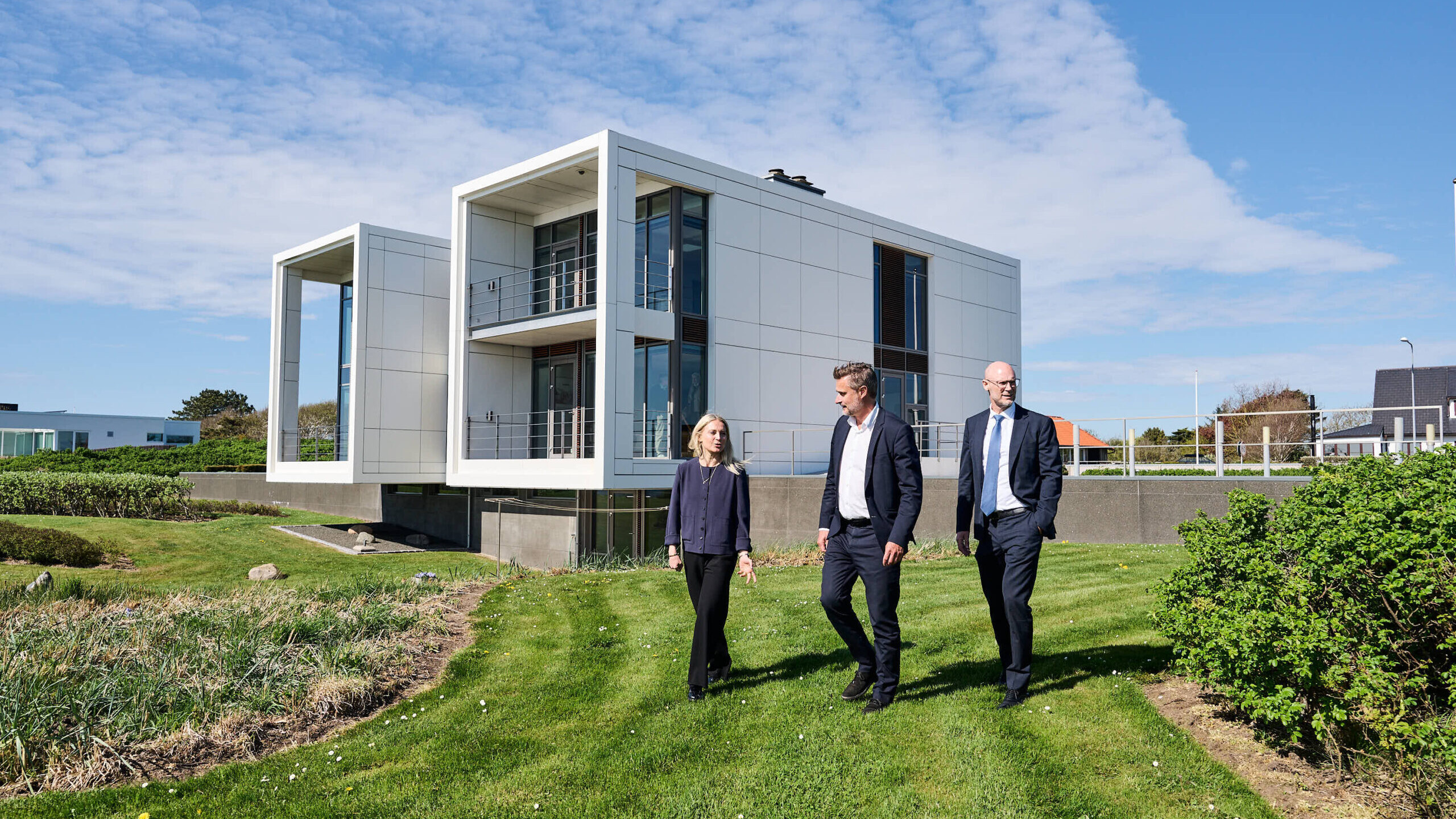 Syddansk Universitets (SDU) officielle ibrugtagning af Henning G. Kruses strandvejsvilla, der nu har fået navnet Langlihus. Universitetet rykker ind i det ikoniske hus, som de fik doneret af Henning G. Kruses Fond for snart et år siden. Foto: Christer Holte.