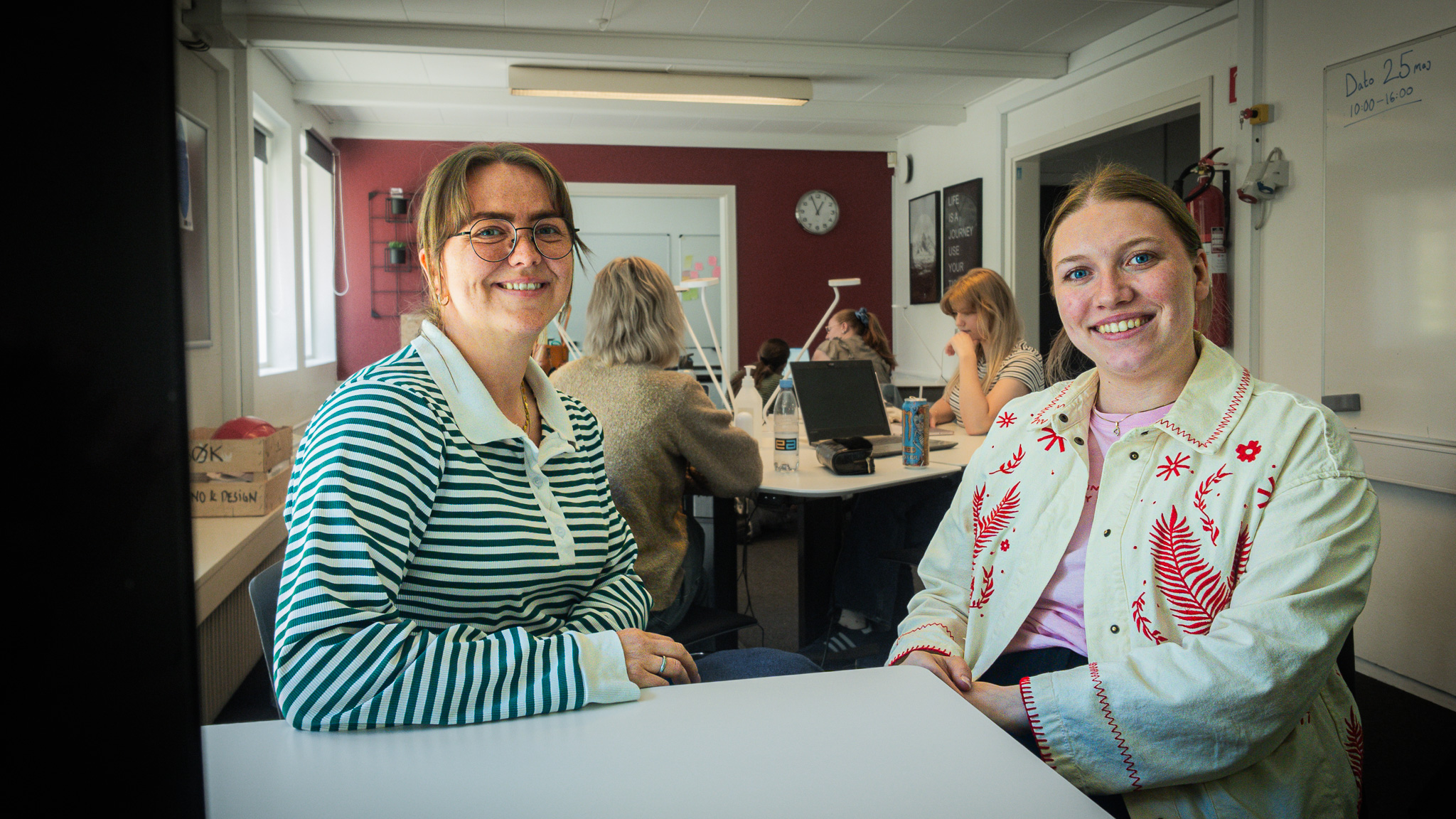 Et 11 mand stort hold studerende på Service- og Oplevelsesøkonomi arbejder lige nu intenst med planlægningen af et loppemarked på SEA, hvor overskuddet går til Kræftens Bekæmpelse. Foto: Fjodor Pedersen.