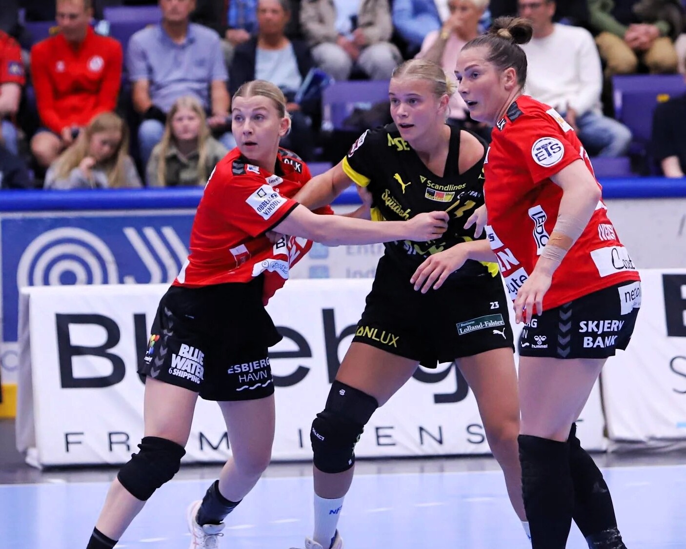 Michala Møller og Rikke Iversen er klar til kamp. Arkivfoto: Johnny Tauman.