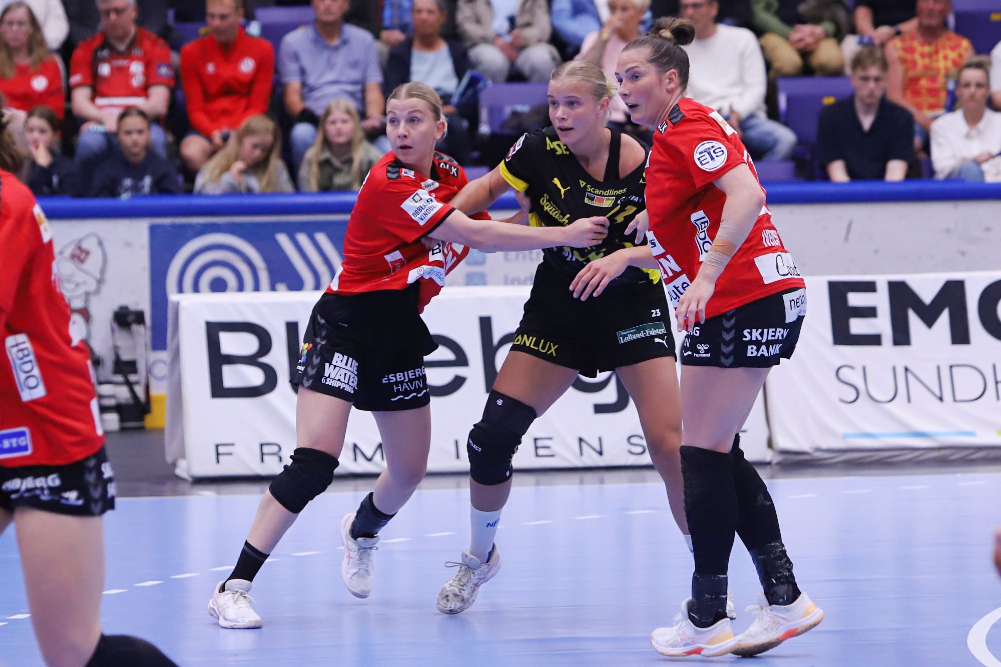Skal Ikast og Odense også klædes af over i alt kun fire kampe? Foto: Johnny Tauman?