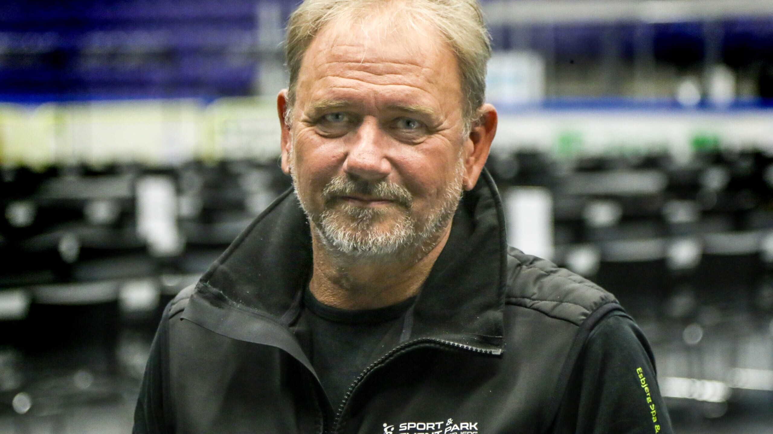 Henrik Due - afdelingsleder i SEPE lover optimale forhold til håndboldkampen i skøjtehallen. Foto: Johnny Tauman.