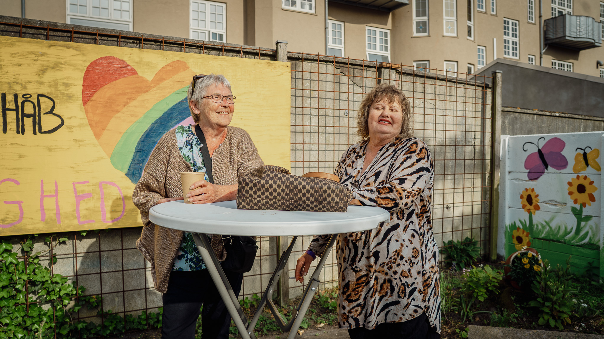 Anny og Marianne var også med sidste år - og fortæller, at regnbygerne ikke slog de seje vestjyder ud. Foto: Fjodor Pedersen.