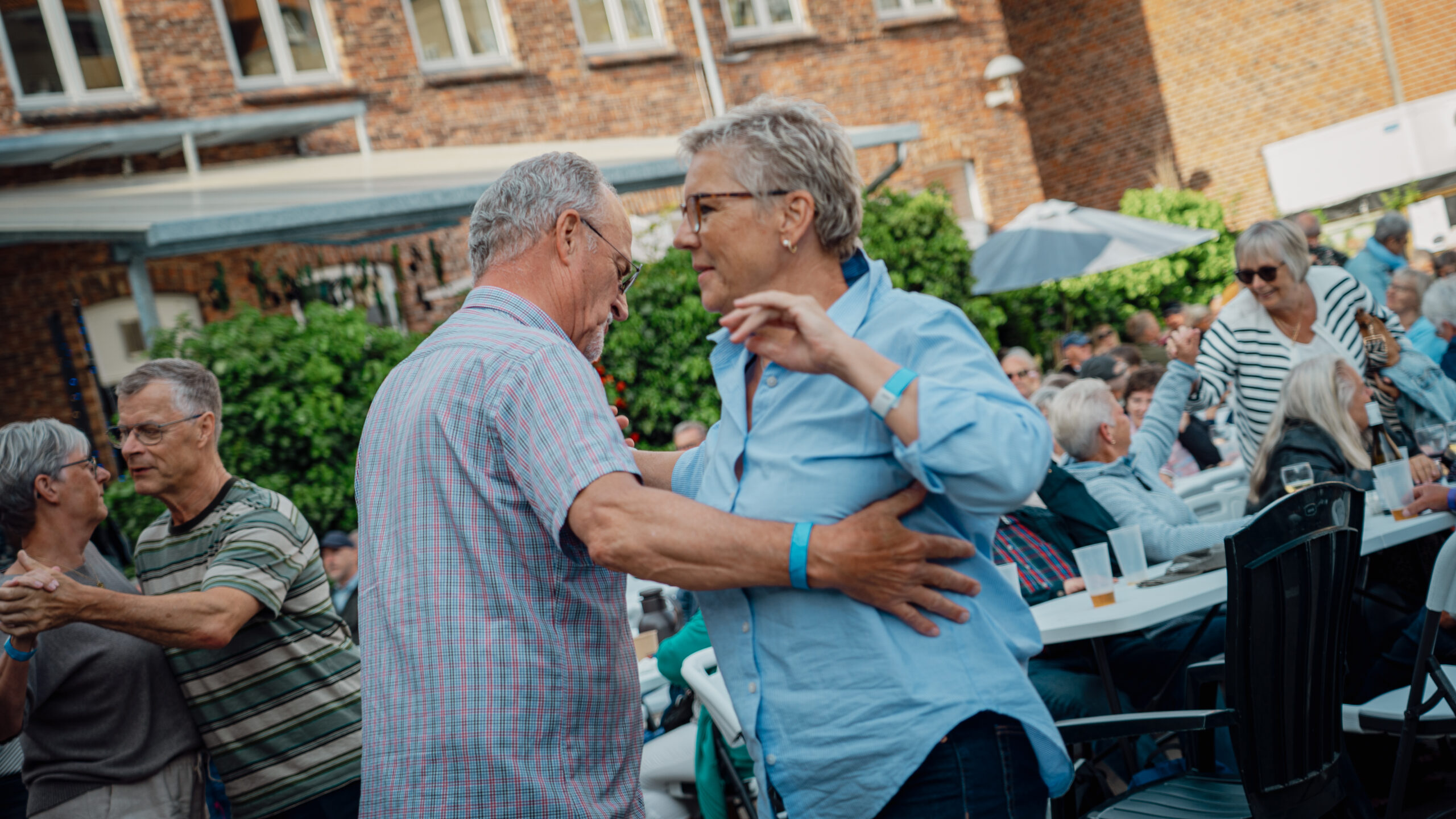 Musikken stoppede ved 20-tiden, men stemningen holdt ved længe efter. SeniorFestival bød på to dage med fællesskab, livemusik og masser af danseglæde.