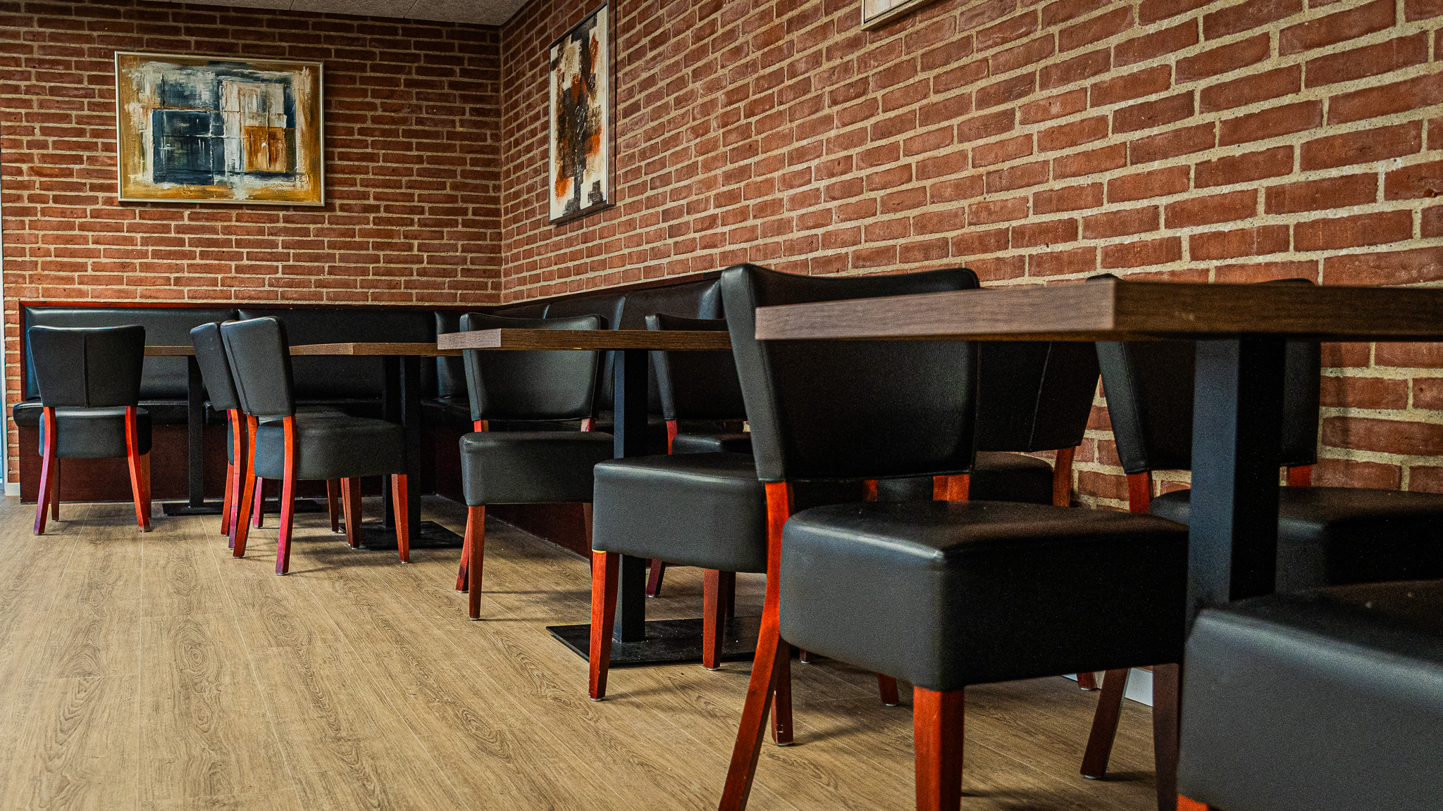 Der er plads til knap 40 spisende gæster, men naturligvis også mulighed for at ringe eller komme ind og bestille take-away. Foto: Fjodor Pedersen.