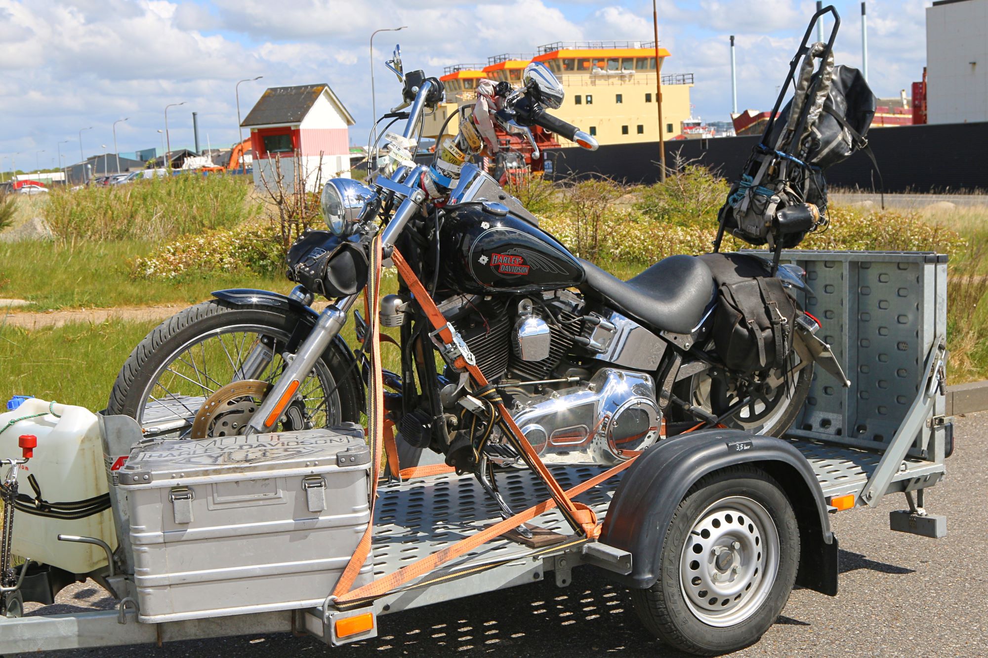 Parret havde Harley'en med på en trailer til Danmark. Foto: Johnny Tauman.