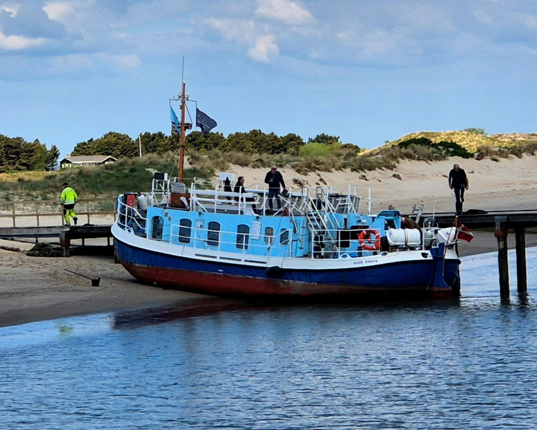 M/S Alice tiltrak masser af nysgerrige gæster, da skibet deltog i Marbækdagen ved Ho Bugt. Billedet her er dog taget dagen før fra Fanøfærgen. Foto: Camilla Uth.