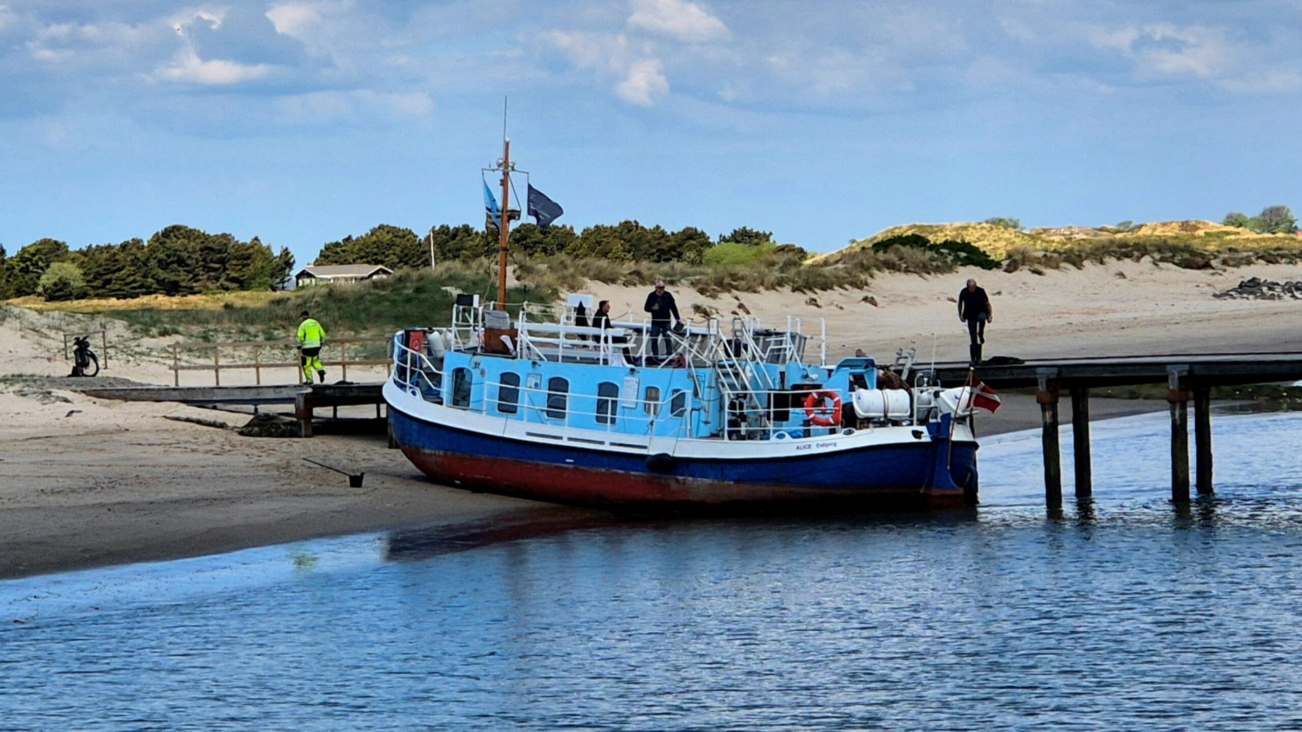 M/S Alice tiltrak masser af nysgerrige gæster, da skibet deltog i Marbækdagen ved Ho Bugt. Billedet her er dog taget dagen før fra Fanøfærgen. Foto: Camilla Uth.