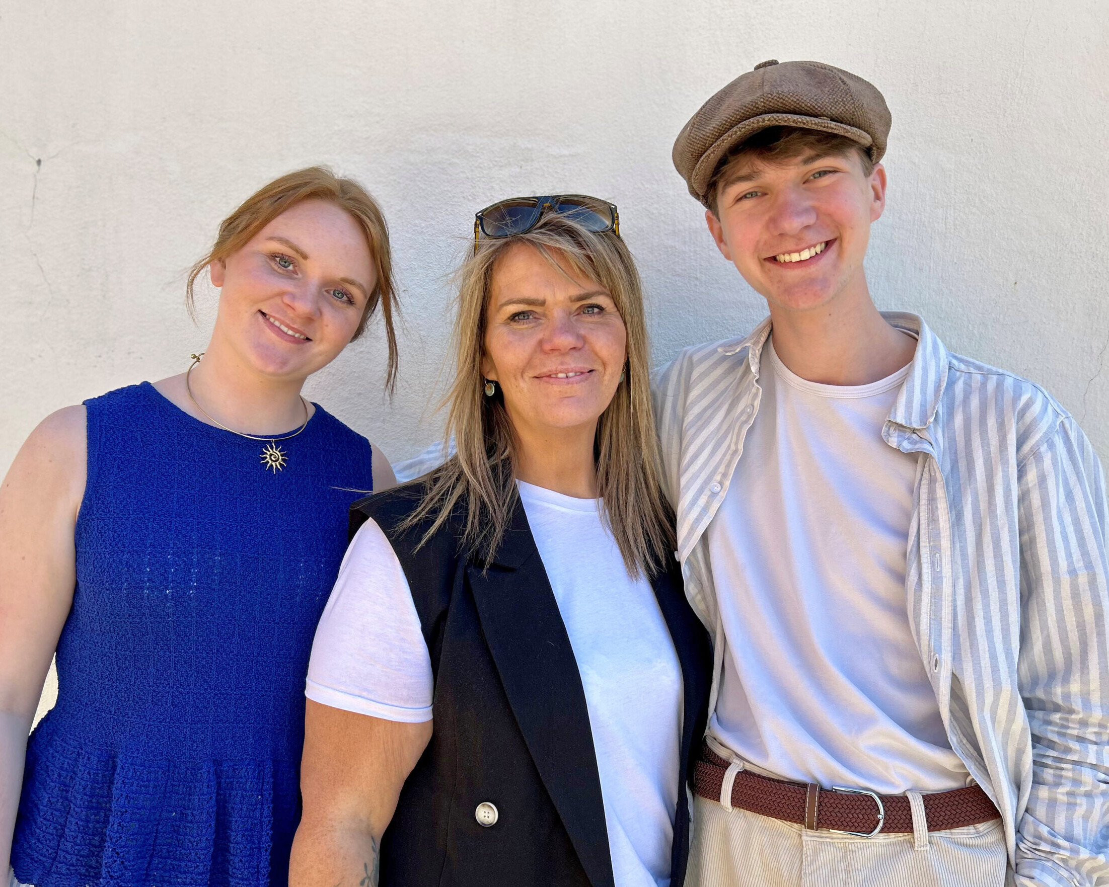 Merle-Marie, Mette og Hjalte Brinch fra Esbjerg er alle med i årets sommerspil “Oliver!” i Varde. PR-foto.