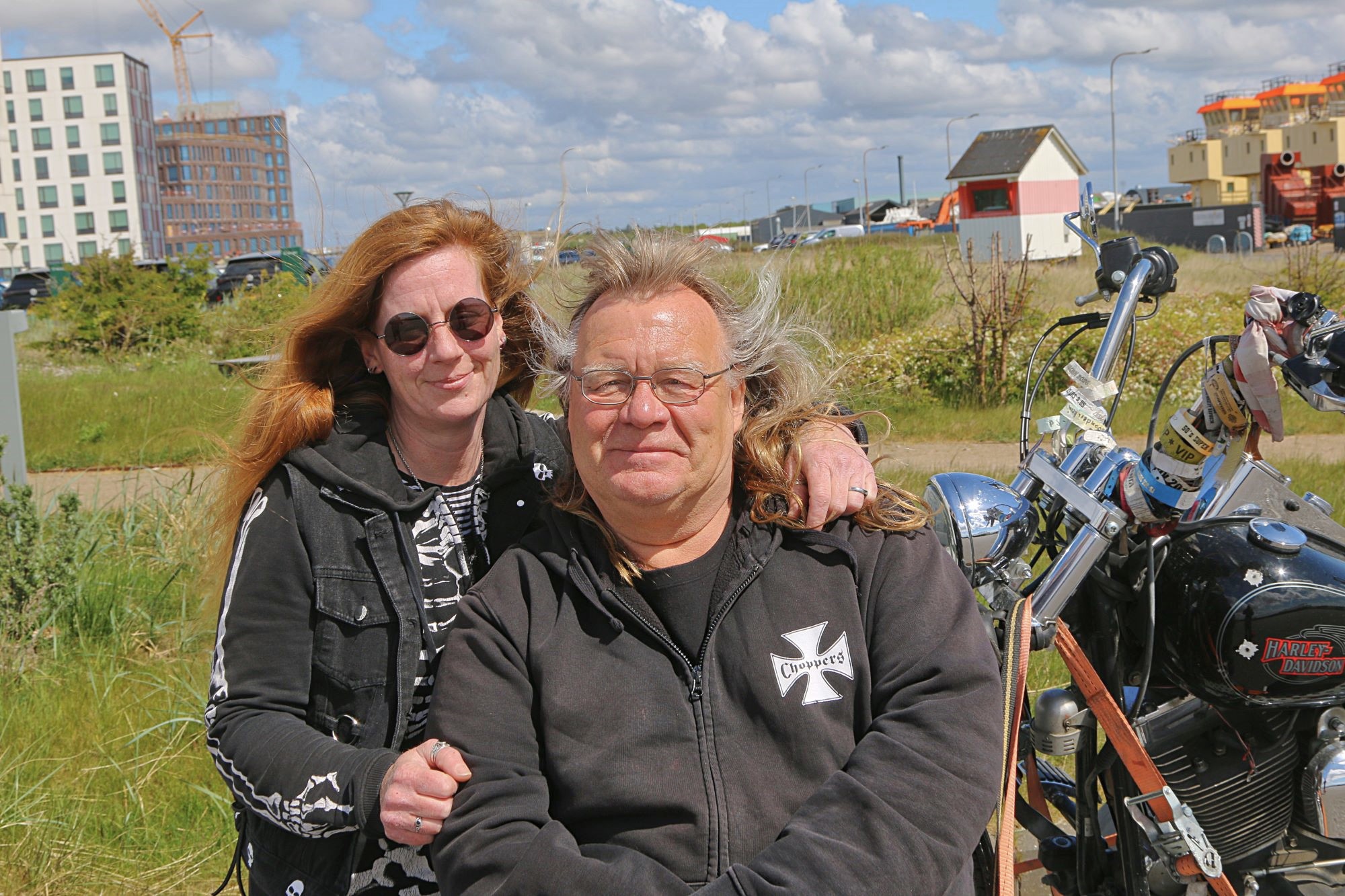 Mona og Tom er glade for at besøge Esbjerg og se rundt på havnen. Foto: Johnny Tauman.