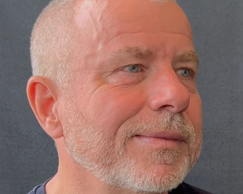 Jan fortæller i et interview, hvordan det var at opsøge den lokale sexolog. Foto: Skærmbillede.