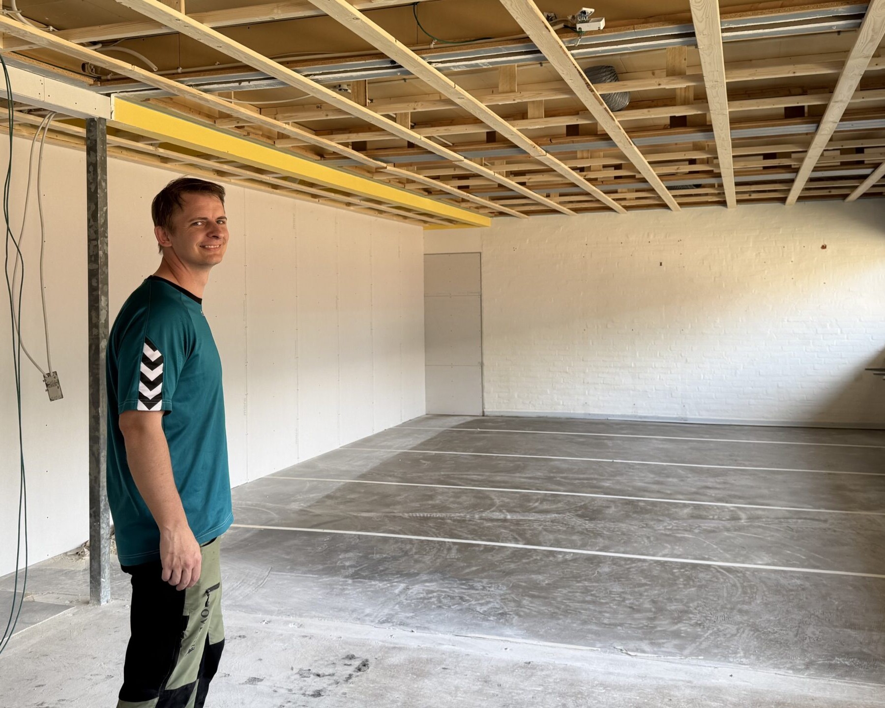 Kommende skoleleder Michael Lauridsen glæder sig til, at rummene for alvor fyldes med liv. Privatfoto.