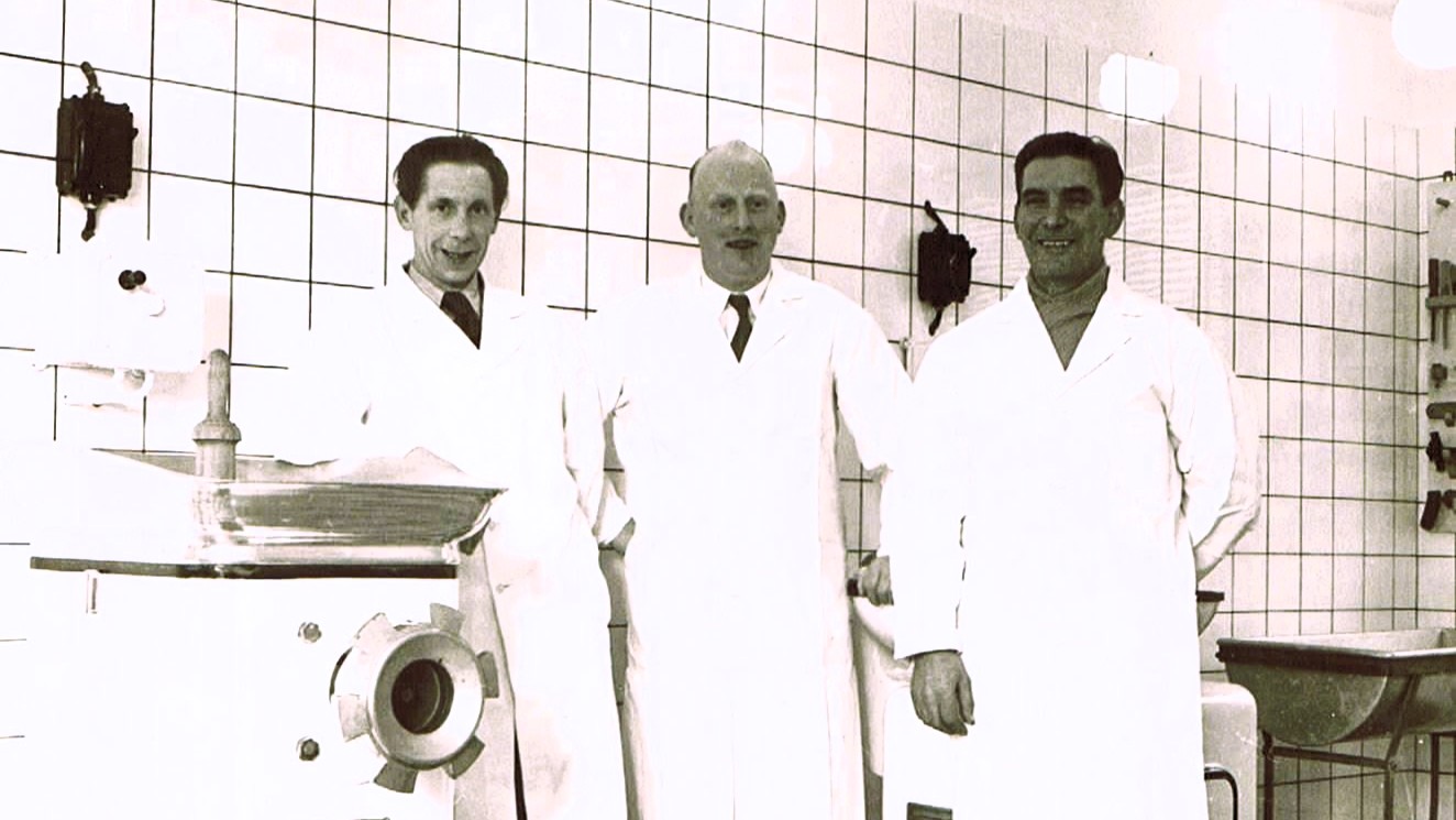 Salgschef Leif Pedersen (tv), Kaj Wium og Richard Lauridsen på åbningsdagen. Foto venligst udlånt af HilmarKragh.dk.
