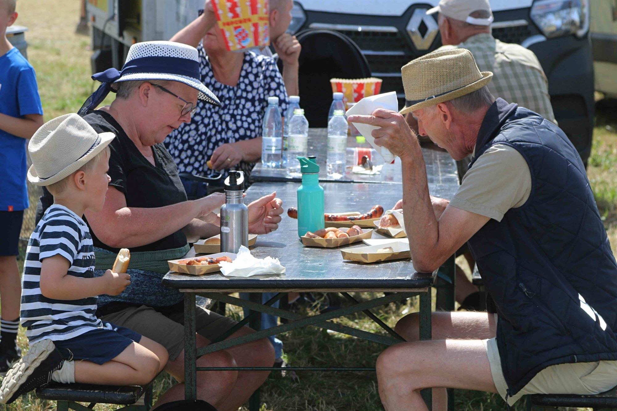 En udflugt til Ribe Dyrskue kræver som regel en grillpølse. Arkivfoto: Johnny Tauman.