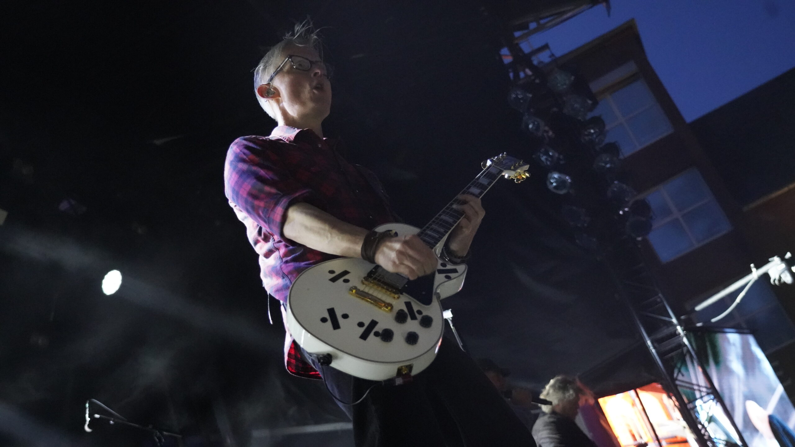 Et velspillende band fik hurtigt banket den eventuelle rust af sig, der evt. måtte sidde efter nogle måneder koncertpause. Bandet spillede hen over vinteren en akustisk turné i landets musikhuse. Foto: Fjodor Pedersen.