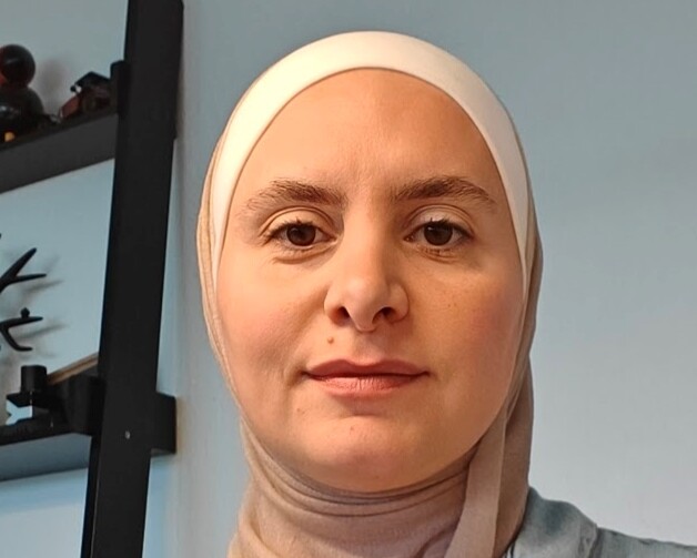 Hazar Albunni er 39 år, fra Damaskus i Syrien og mor til tre børn, hun er også flygtning og frivillig koordinator i