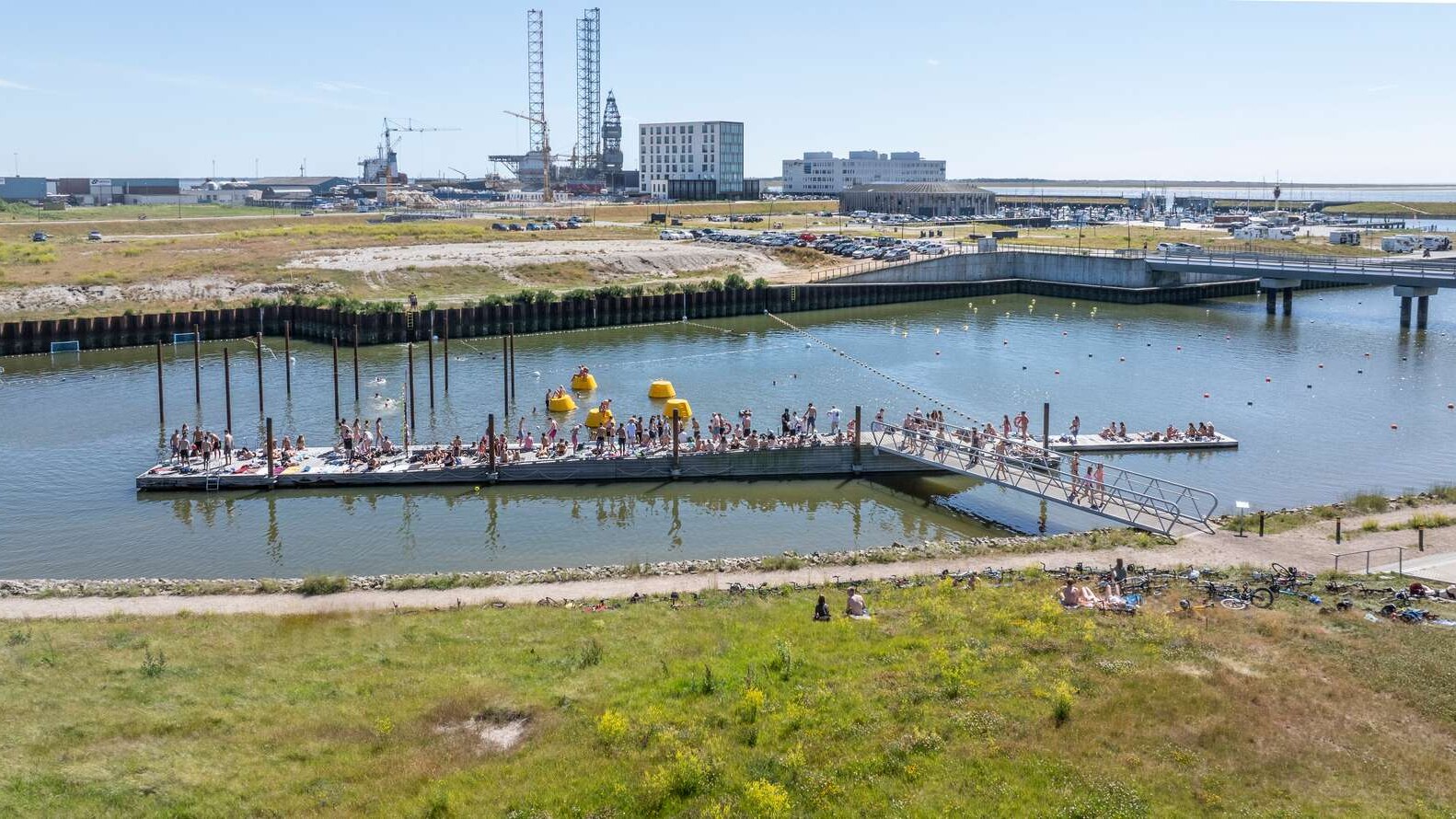 Før badetøjet ryger i tasken, kan det være en god idé at tjekke Badevand. Her kan man se den aktuelle badevandskvalitet ved strandene ved Esbjerg. Pressefoto.