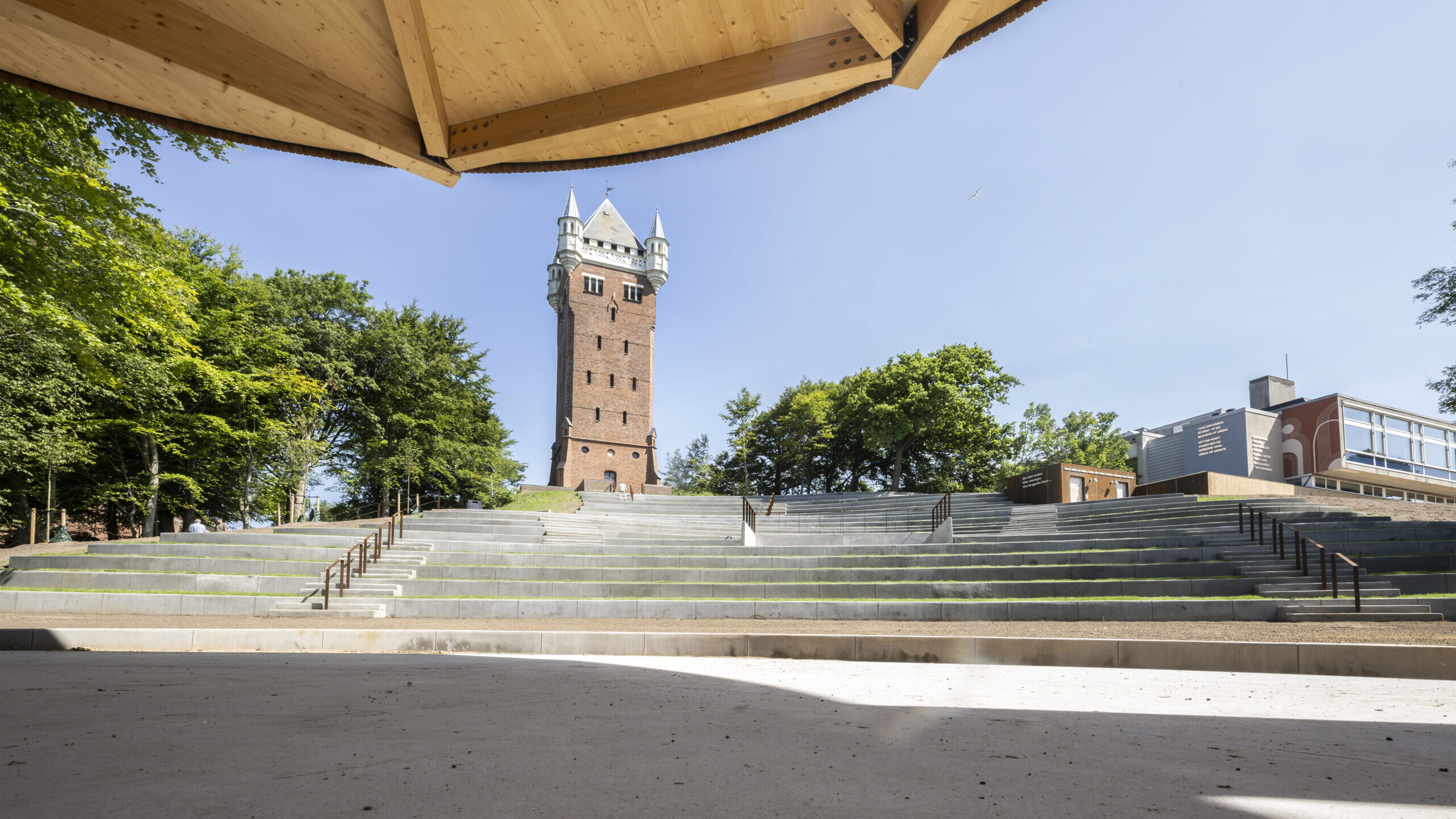 Den nye amfiscene nedenfor 'Byens Bjerg' blev indviet i sensommeren 2025. Arkivfoto: Esbjerg Kommune.