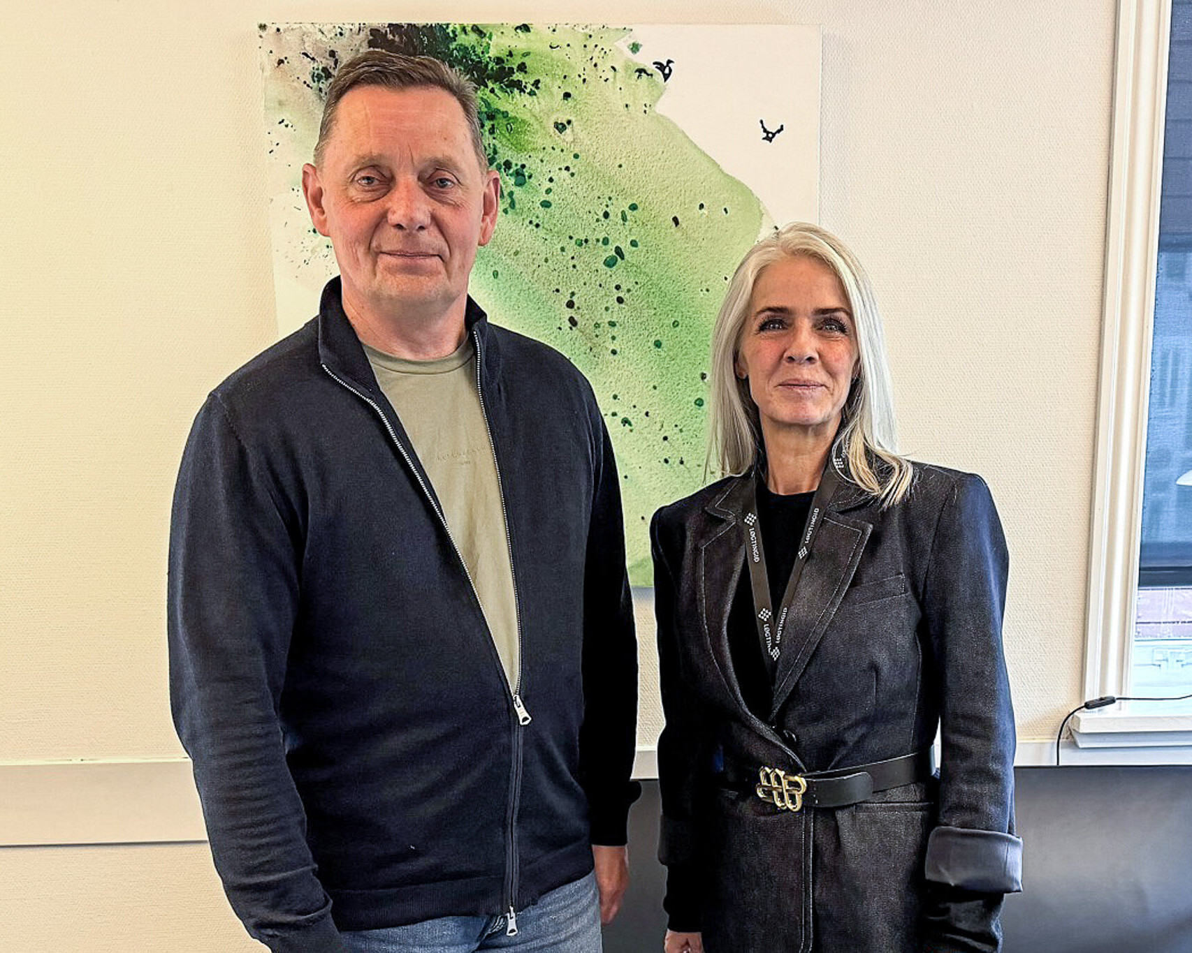 Per Busk og Eyðdis Hartmann Niclasen, landsstyrekvinde for sundhed og energi. Foto: Heilsu- og orkumálaráðið.
