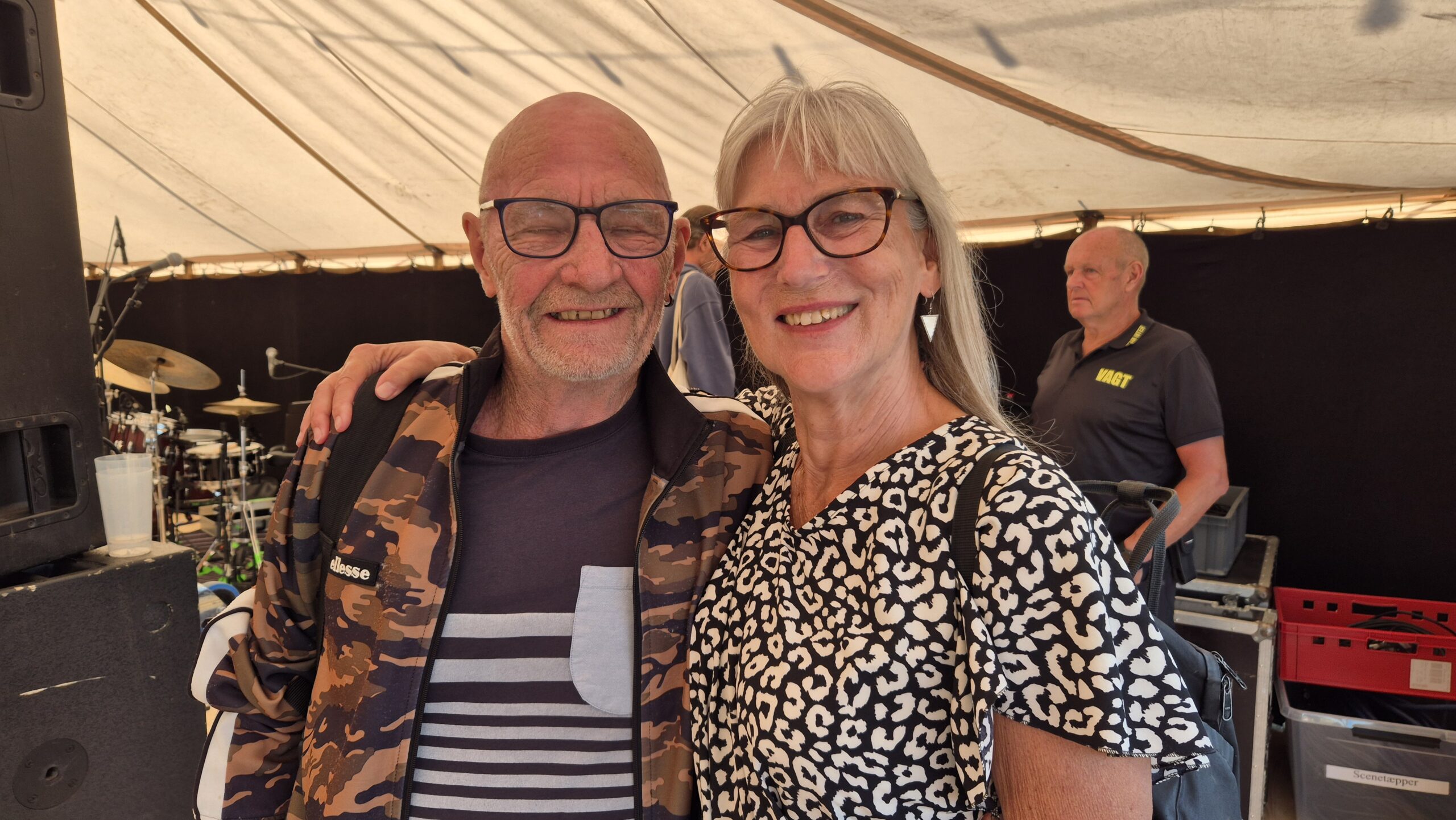 Henrik Juhl, som mange kender som arrangør af Musik i Fængselsgården, var blandt de mange esbjergensere, der havde taget turen med færgen til Fanø for at være en del af de festlige fannikerdage. Foto: Camilla Uth.