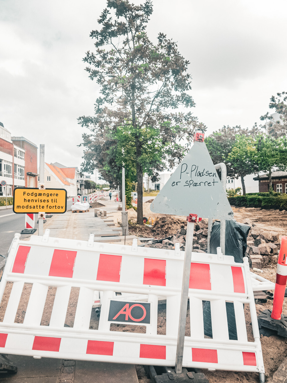 Det er slut med at parkere i Havnegade. Arbejdet med at etablere Kleveparken skrider planmæssigt frem. Foto: Fjodor Pedersen.