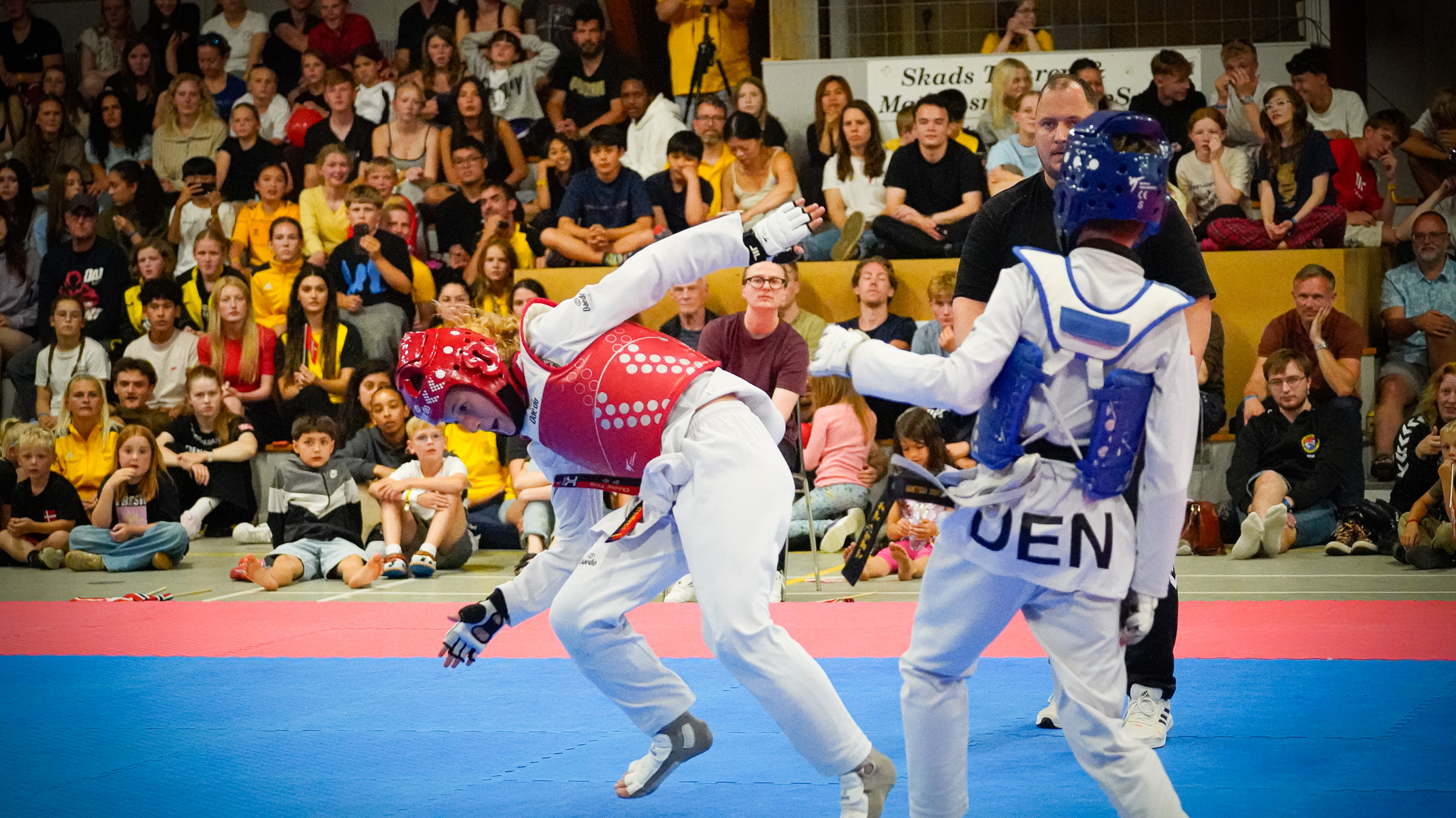 Nele Spillner fra Vejle og hollandske Luna Quint tørnede sammen i en international kamp mellem to af Europas unge profiler. Foto: Fjodor Pedersen.