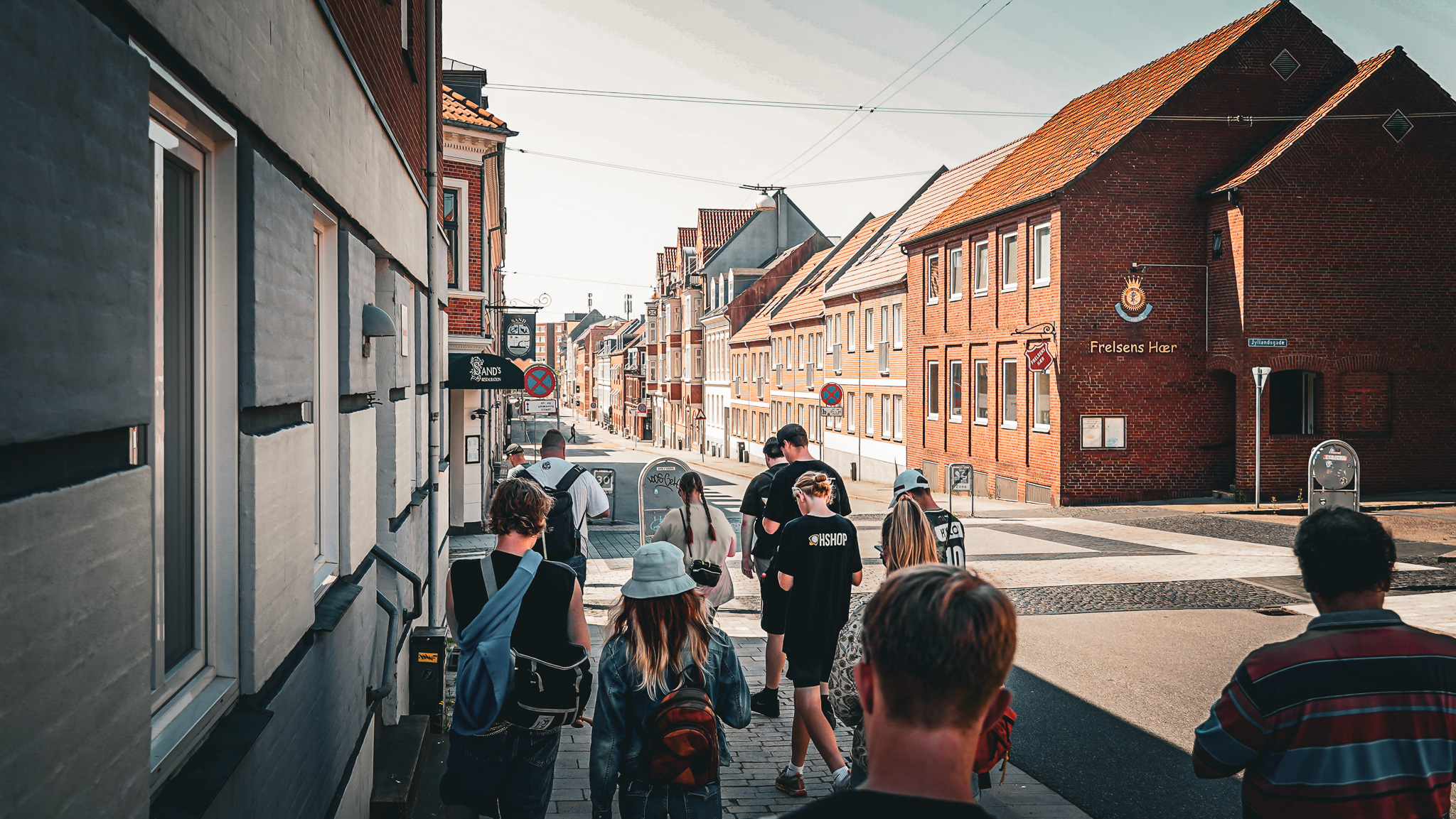 Spillerne fulgte dagens spontane rute gennem centrum i jagten på de stærkeste Pokémon. Foto: Fjodor Pedersen.