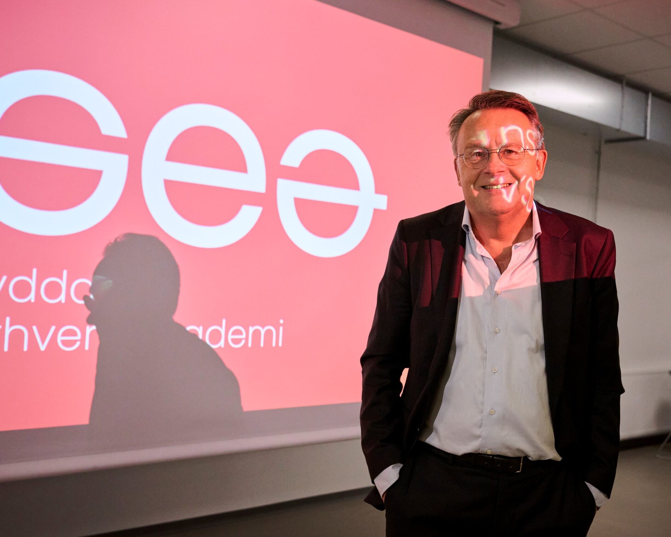 SEA's rektor Henrik Larsen glæder sig over rekordstor interesse for erhvervsakademiets top-up-uddannelser, selv om flere tekniske uddannelser fortsat kæmper med at tiltrække ansøgere. Pressefoto.