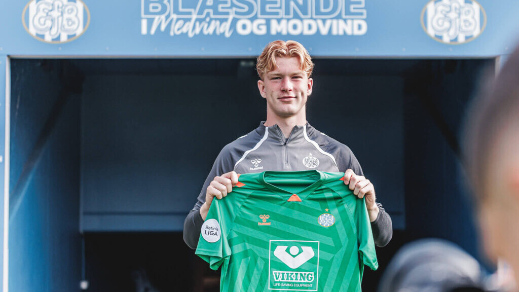 William Lykke med trøje nummer 1 i EfB. Pressefoto.