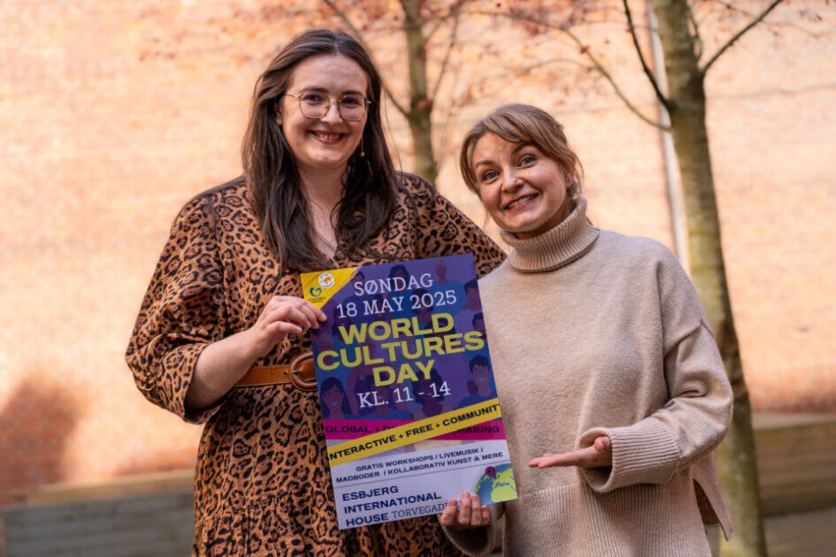 Clarisa-Elena Diacono (tv) og Julie Chirkov er med til at arrangere World Cultures Day. Foto. Fjodor Pedersen.