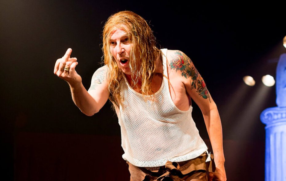 Surt show: Søren Østergaard er gået konkurs med Zirkus Nemo. Her som den velkendte figur Smadremanden. Foto: Steen Brogaard.